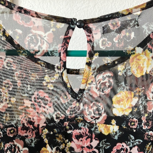 Long Sleeve Floral Dress - Picture 5 of 6